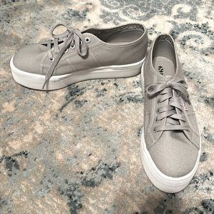 Size 9 platform sneakers